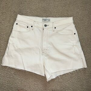A&F Curve Love The 4” Mom Short High Rise